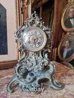 Ancienne horloge en bronze style Louis XV, époque Napoléon III fin XIX ème s
