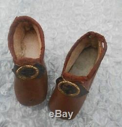 Ancienne paire chaussures poupée Parisienne époque fin XIXème