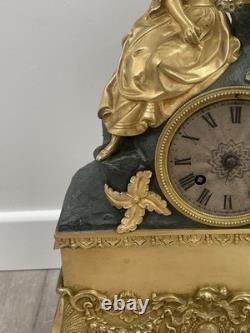 Ancienne pendule bronze doré époque XIX siècle mouvement a fil