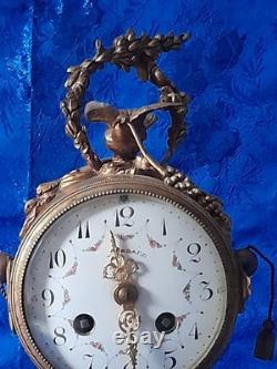 Ancienne pendule en bronze a décors d'angelots époque fin 19é début 20é louis16