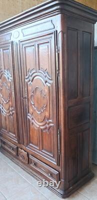 Armoire Louis XIV en chêne massif époque 18ème