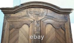 Armoire époque Louis XV Armoirie Couronne de France Armoire époque Louis XV Armoirie Couronne de France