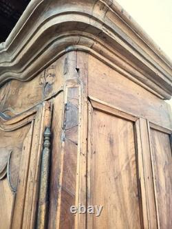 Armoire époque Louis XV Armoirie Couronne de France