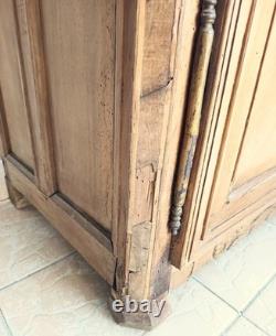 Armoire époque Louis XV Armoirie Couronne de France