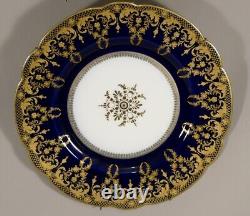 Assiette De Collection En Porcelaine Bleu De Four Et Dorure, époque Fin XIX ème