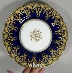 Assiette De Collection En Porcelaine Bleu De Four Et Dorure, époque Fin XIX ème