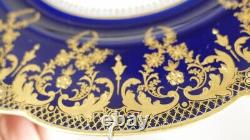 Assiette De Collection En Porcelaine Bleu De Four Et Dorure, époque Fin XIX ème