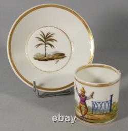 Au chinois, tasse en porcelaine de Paris époque début XIX ème siècle