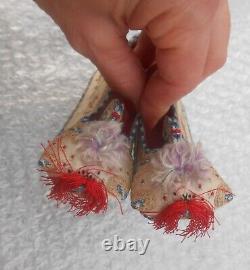 Belle paire chaussures miniature chinoise d'époque fin XIXème