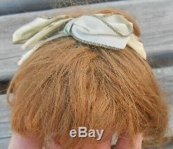 Belle perruque cheveux blonds naturels et calotte BB époque fin XIXème