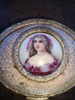 Boîte à bijoux en laiton miniature sur porcelaine époque XIX ème siècle