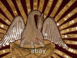 Broderie religieuse au pélican monté en cadre, époque XIX ème