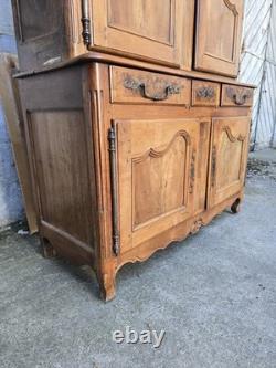 Buffet deux-corps d'époque Louis XV en noyer massif XVIIIe siècle
