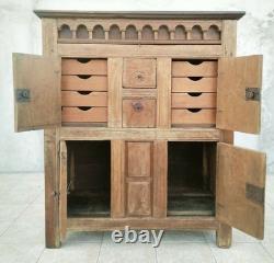 Buffet meuble de métier époque Louis XIV en chêne