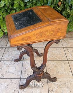 Bureau Davenport en noyer marqueté époque Victorienne