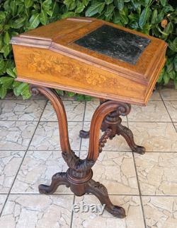 Bureau Davenport en noyer marqueté époque Victorienne