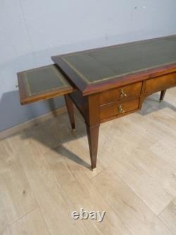 Bureau plat Directoire en acajou et placage, époque début XIX ème