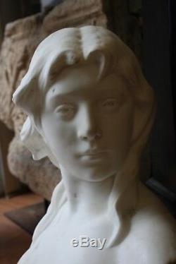 Buste en marbre époque XIXème, dans le goût de FALGUIERE