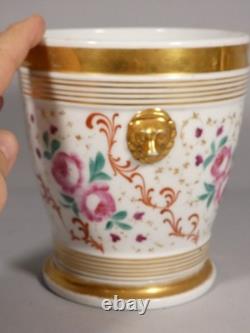 Cache pot en porcelaine de Paris, époque Louis Philippe, début XIX ème