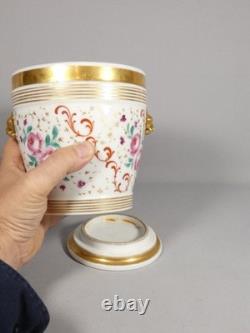 Cache pot en porcelaine de Paris, époque Louis Philippe, début XIX ème