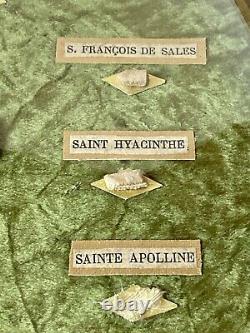 Cadre Reliquaire aux Nombreuses Reliques Saints Dévotion Religion Époque XIX ème
