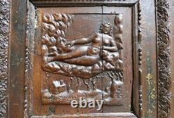 Cadre avec Panneau bas relief Haute Epoque chêne sculpté personnage