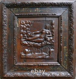Cadre avec Panneau bas relief Haute Epoque chêne sculpté personnage
