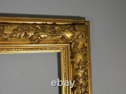 Cadre en bois et stuc doré de style Restauration, époque XIX ème siècle