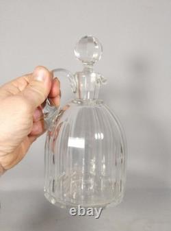 Carafe à alcool en cristal taillé côtes plates, époque XIX ème
