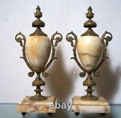 Cassolettes en marbre et bronze style Louis XVI époque XIXème garniture pendule