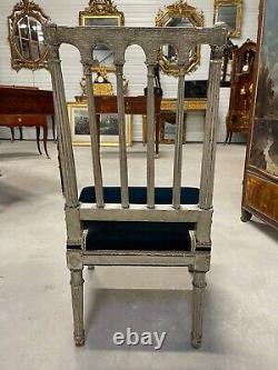 Chaise basse peinte époque Louis XVI