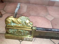 Chenets barre de cheminée aux Lions en bronze epoque Restauration Empire XIXème