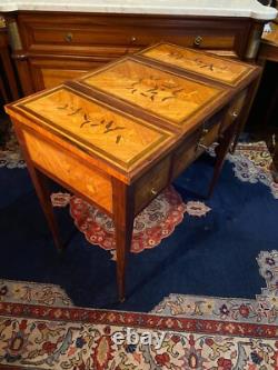 Coiffeuse d'époque XVIIIe à décor marqueté Louis XVI
