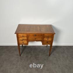 Coiffeuse poudreuse bureau d'époque Louis XVI en merisier, XVIIIe siècle