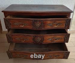 Commode Lyonnaise en noyer époque 18ème