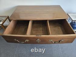 Commode provinciale en noyer massif Époque Louis XIV / Régence Début XVIII