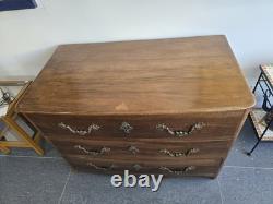 Commode provinciale en noyer massif Époque Louis XIV / Régence Début XVIII