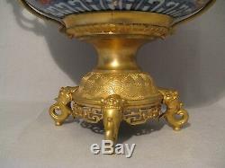 Coupe en porcelaine Imari Japon et monture bronze doré époque XIX ème siècle