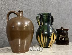 Ensemble de 3 pichets en poterie époque XIX eme siècle