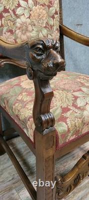 Fauteuil de bureau style Renaissance en noyer sculpté époque XIXeme