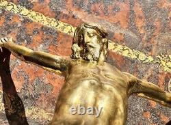 Grand Christ 17ème en bronze doré Haute Époque