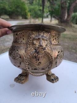 Grande Jardinière En Laiton Repoussé Et Ajourée Style Louis XIV, D'époque XIXeme