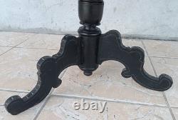 Guéridon époque Napoléon III en bois noirci à décor de feuillages