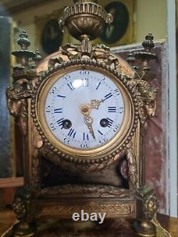Horloge Ancienne En Bronze Style Louis XVI, Socle Bois Doré Époque Fin XIX Ème S