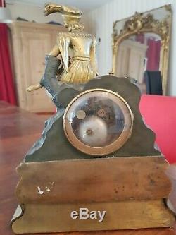 Horloge ancienne en bronze doré, époque XIX ème s, époque romantique