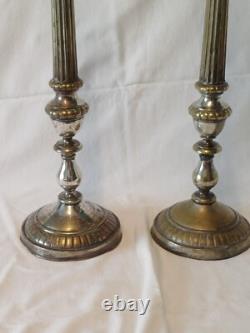INTERESSANTE PAIRE DE GRANDS BOUGEOIRS EN METAL ARGENTE EPOQUE DEBUT XIX eme