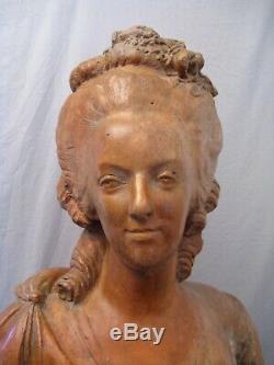 Important buste en terre cuite de Marie Antoinette époque XIX ème siècle