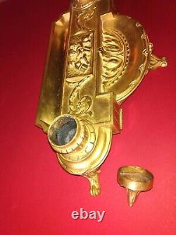 Important encrier en bronze doré, à décor de putti. Époque XIX ème