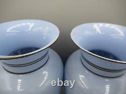 Importante Paire de Vases en Opaline Bleue et Filets Dorés Epoque XIXème