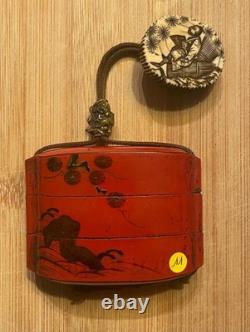 Inro en pin et laque rouge, noir et dorée. Epoque Meiji